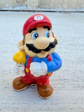 Rare 1989 Original Vintage Nintendo Licensed Mario Figurine Holding a Mushroom